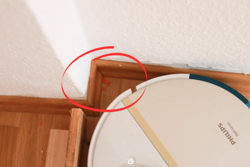 Philips HomeRun Reinigungsergebnis beim Saugtest in einer Ecke 